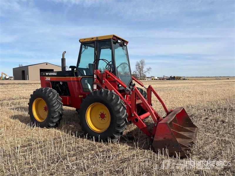 Versatile 256 Bi-Directional Tractor Trattori