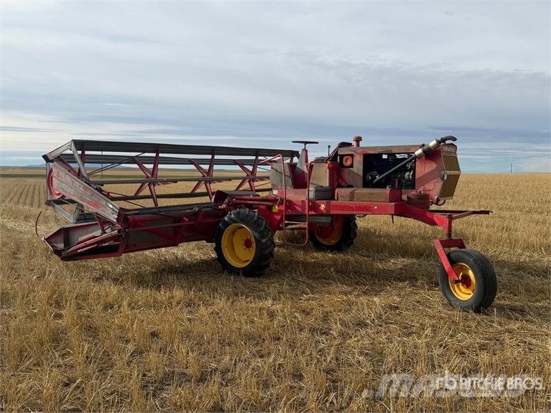 Versatile 400 20 ft Swather Windrower Vālotāji