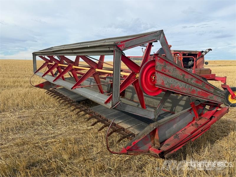 Versatile 400 20 ft Swather Windrower Vālotāji