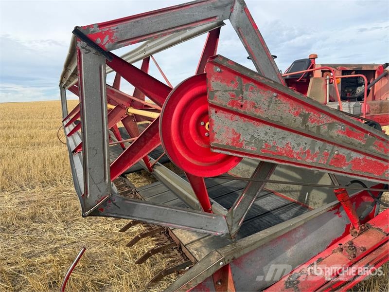 Versatile 400 20 ft Swather Windrower Vālotāji