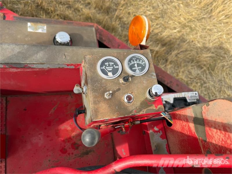 Versatile 400 20 ft Swather Windrower Vālotāji