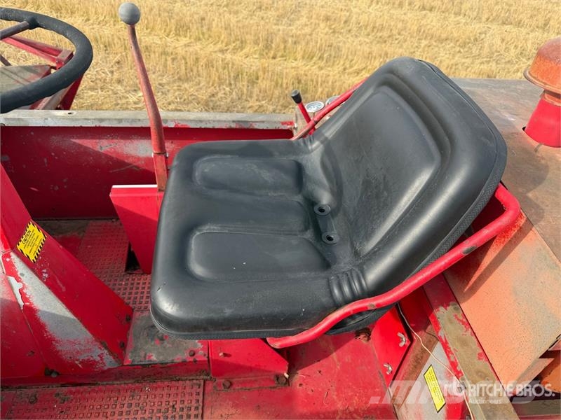 Versatile 400 20 ft Swather Windrower Vālotāji