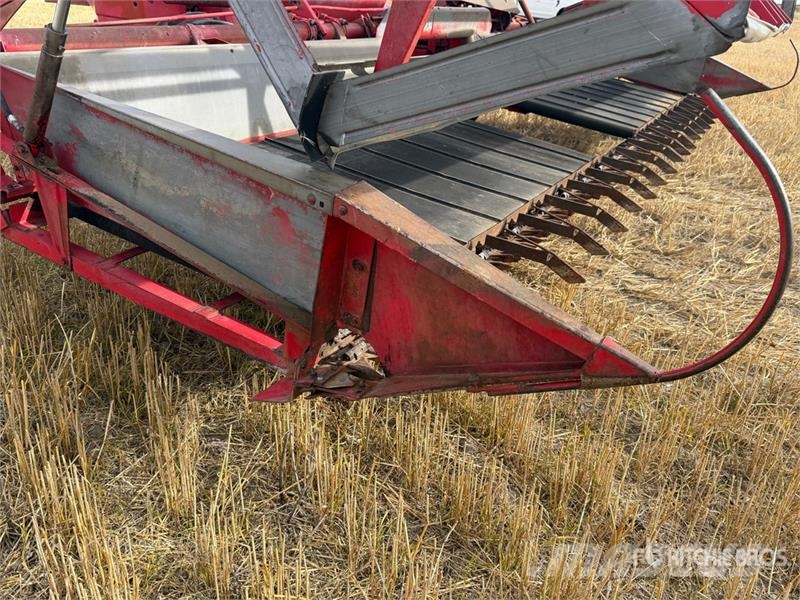 Versatile 400 20 ft Swather Windrower Vālotāji