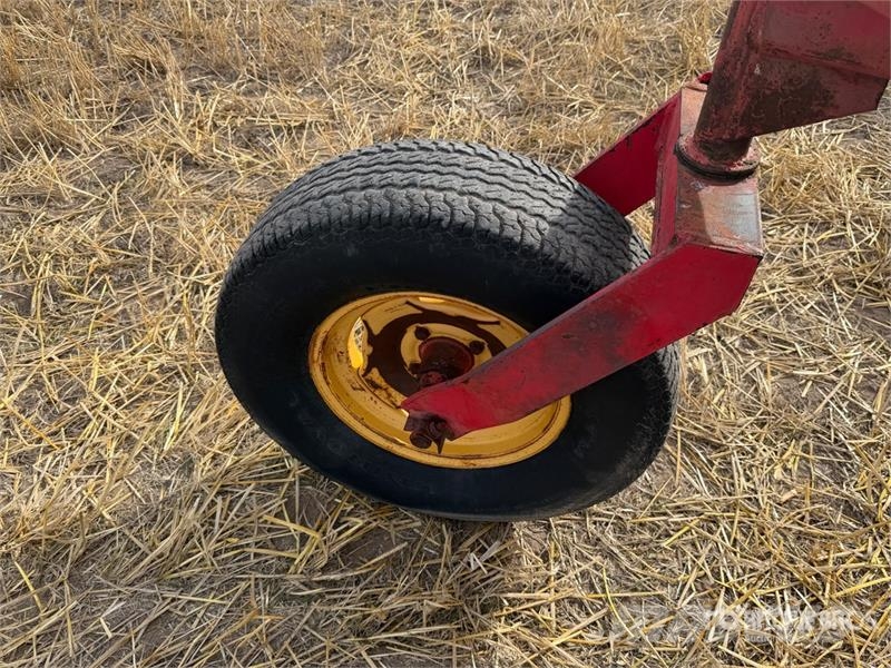 Versatile 400 20 ft Swather Windrower Vālotāji
