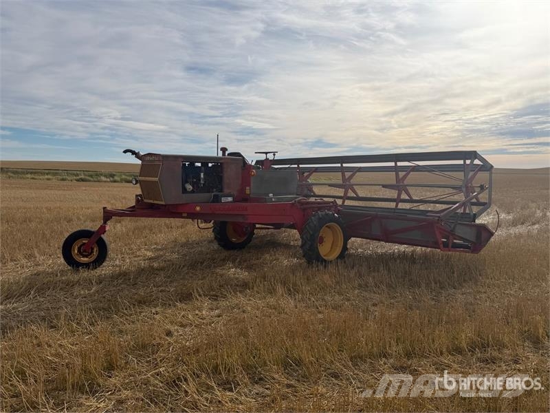 Versatile 400 20 ft Swather Windrower Vālotāji