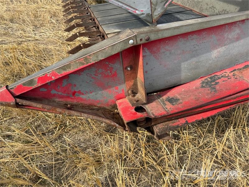 Versatile 400 20 ft Swather Windrower Vālotāji