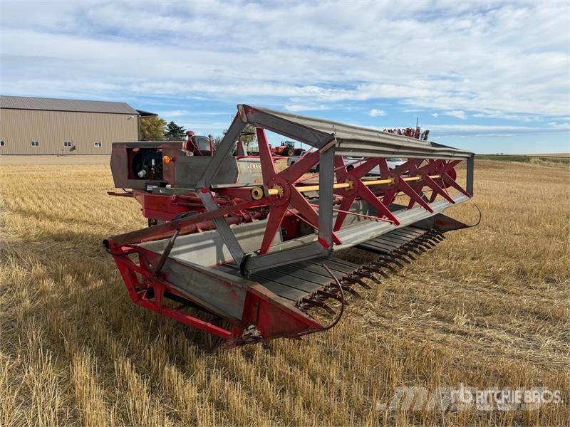 Versatile 400 20 ft Swather Windrower Vālotāji