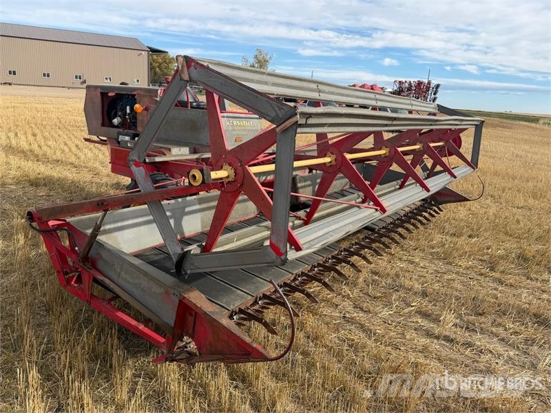 Versatile 400 20 ft Swather Windrower Vālotāji
