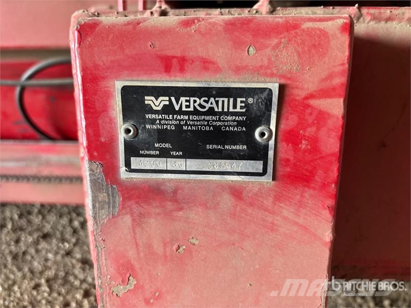 Versatile 4025 25 ft Windrower Header Gadanheiras-fileiras