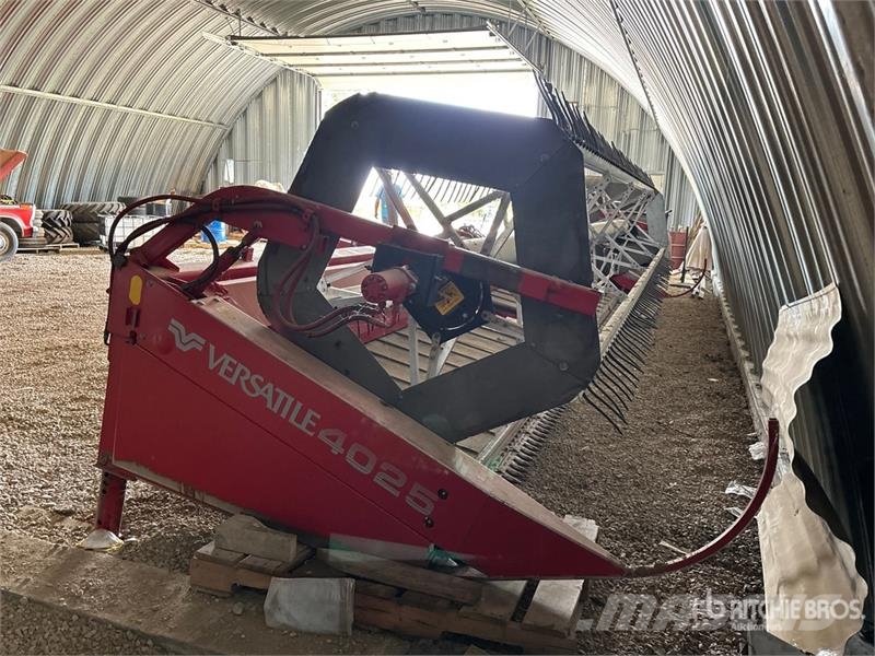 Versatile 4025 25 ft Windrower Header Gadanheiras-fileiras
