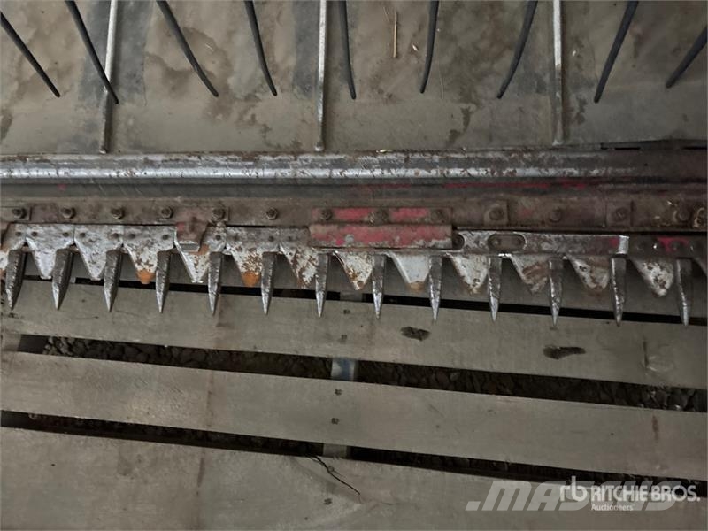 Versatile 4025 25 ft Windrower Header Gadanheiras-fileiras