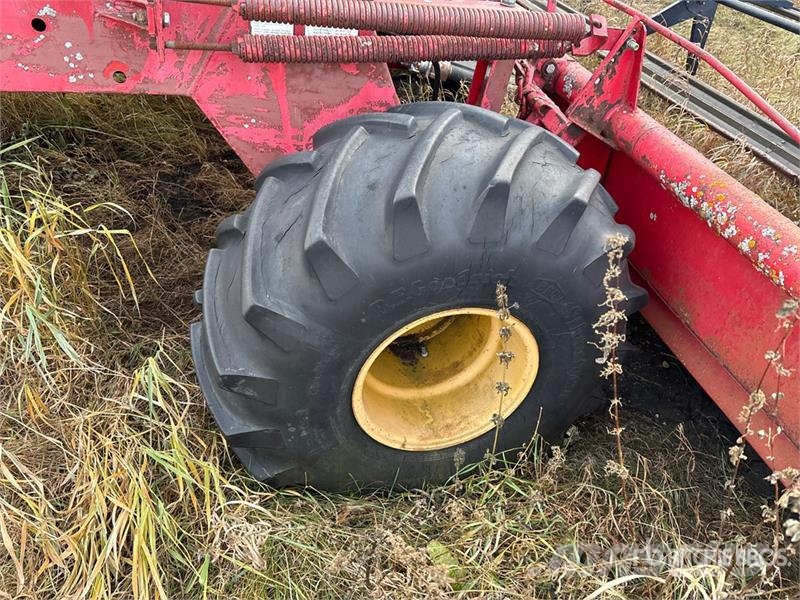 Versatile 4400 21 ft Swather Windrower (Inoperable) Windrowers