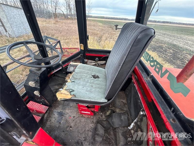 Versatile 4400 21 ft Swather Windrower (Inoperable) Windrowers