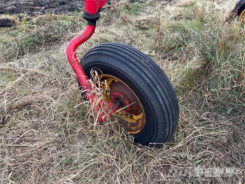 Versatile 4400 21 ft Swather Windrower (Inoperable) Windrowers