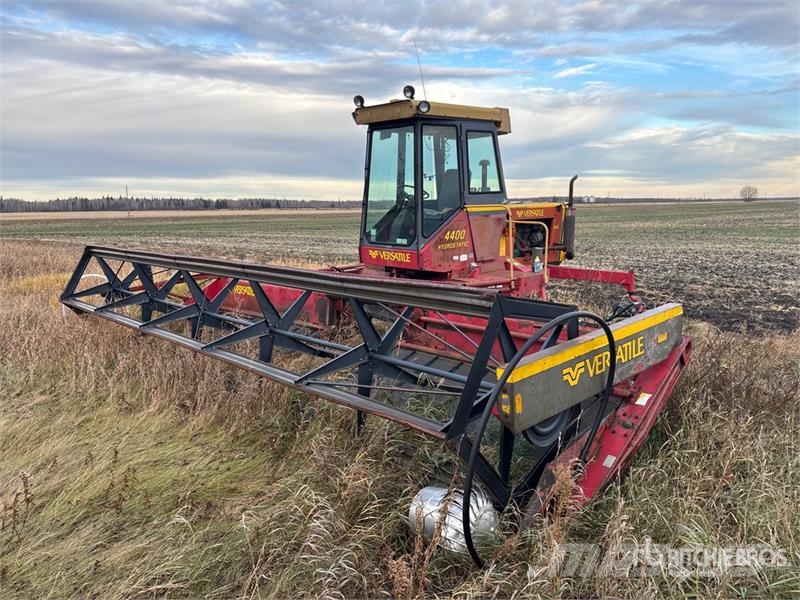 Versatile 4400 21 ft Swather Windrower (Inoperable) Windrowers