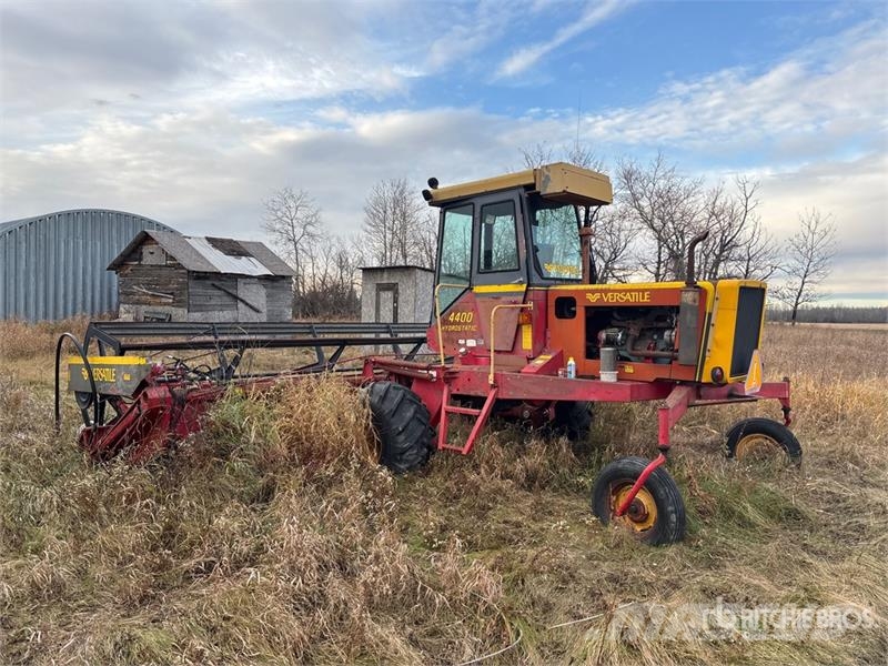 Versatile 4400 21 ft Swather Windrower (Inoperable) Windrowers