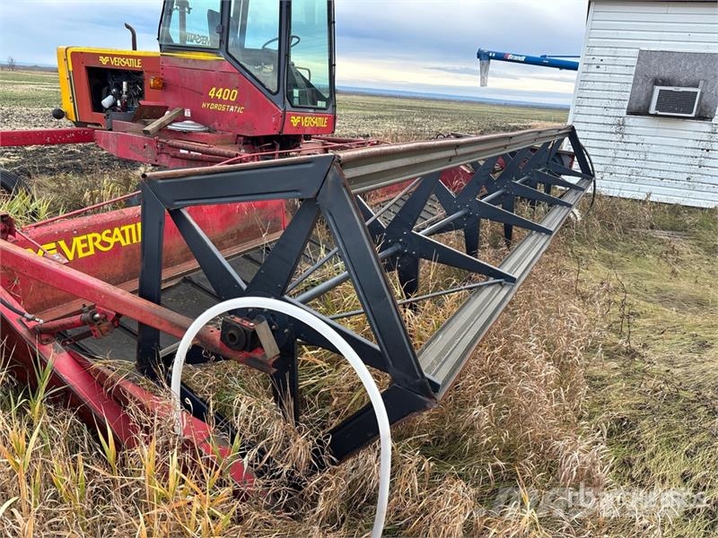 Versatile 4400 21 ft Swather Windrower (Inoperable) Windrowers
