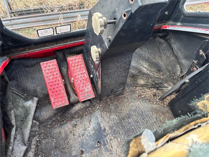 Versatile 4400 21 ft Swather Windrower (Inoperable) Windrowers