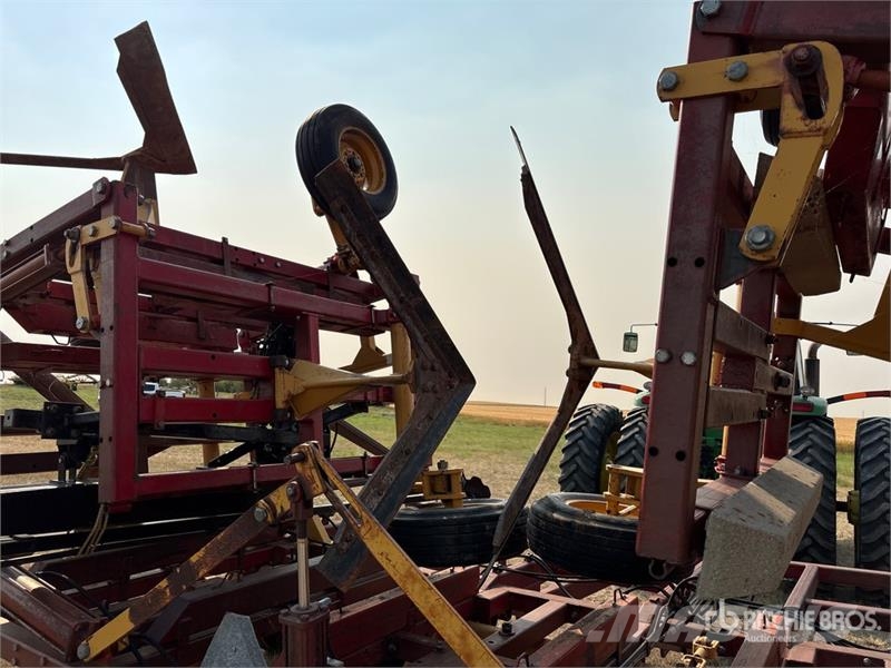 Versatile 5000 45 ft Blade ماكينات وملحقات زراعة أخرى