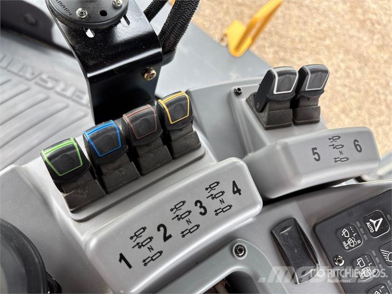 Versatile 520 Articulated 4WD Tractor 농기계 - 기타