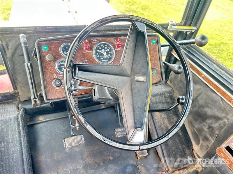 Versatile 835 농기계 - 기타