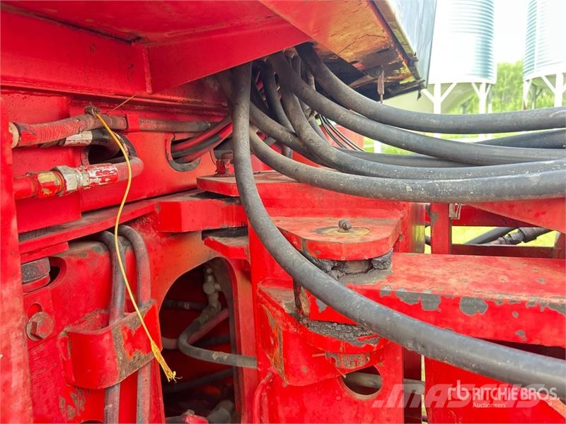 Versatile 835 농기계 - 기타