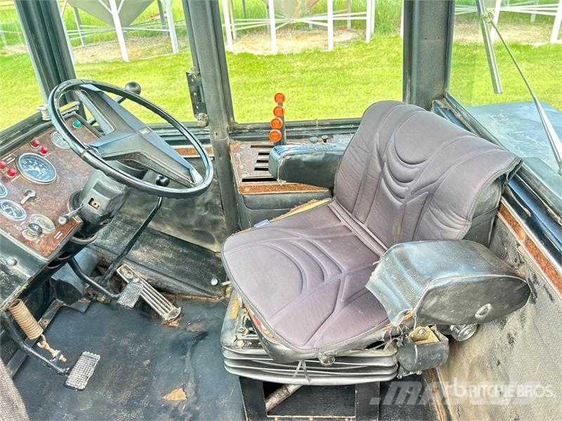 Versatile 835 농기계 - 기타