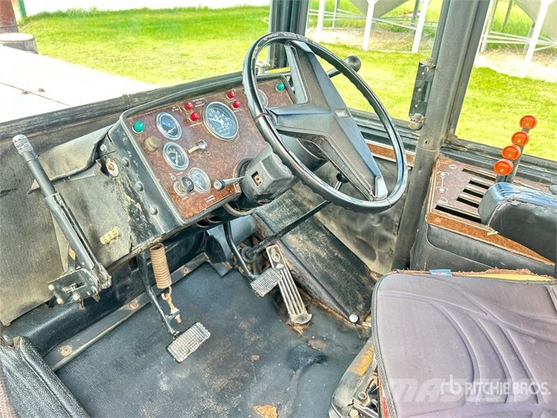 Versatile 835 농기계 - 기타