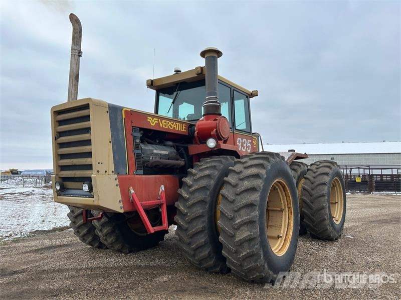 Versatile 935 4WD Tractor الجرارات