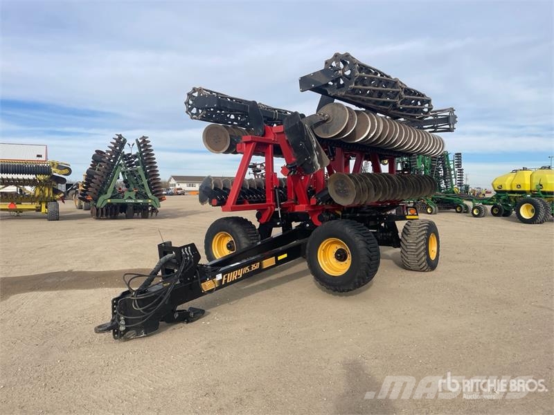 Versatile Fury HS 350 35 ft Tandem High-Speed Disc Randaalid