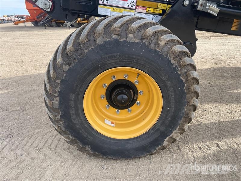 Versatile Fury HS 350 35 ft Tandem High-Speed Disc Randaalid