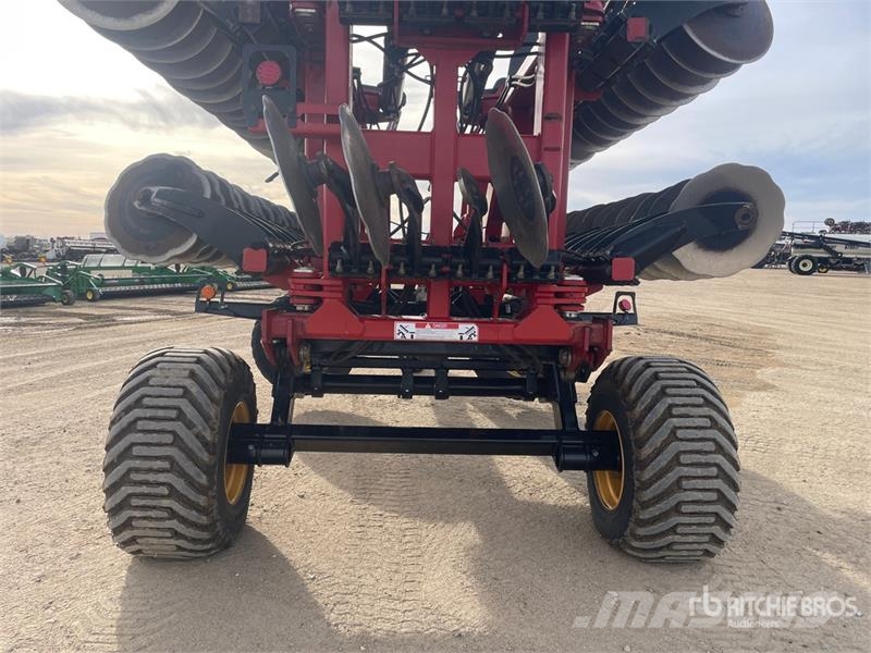 Versatile Fury HS 350 35 ft Tandem High-Speed Disc Randaalid