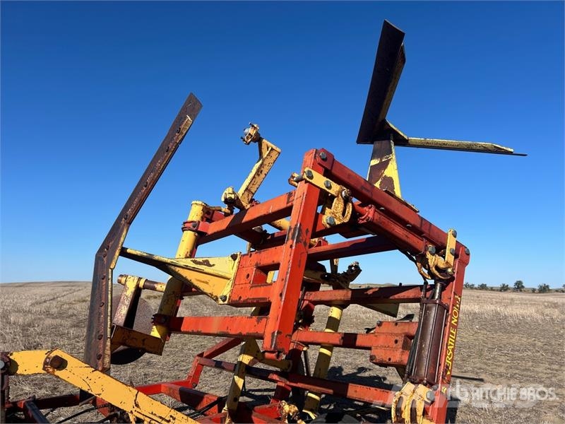 Versatile Noble 9500 36 ft Blade Plow Култиватори