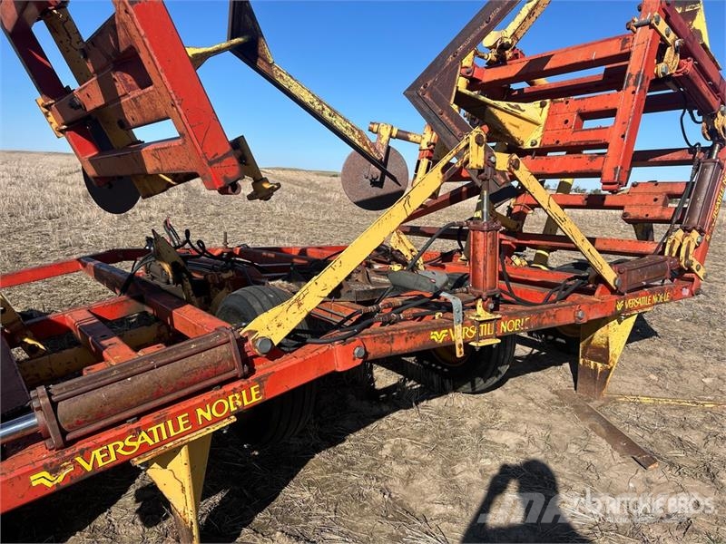 Versatile Noble 9500 36 ft Blade Plow Култиватори
