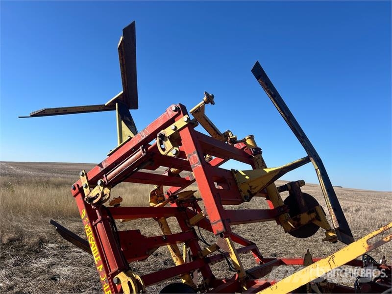 Versatile Noble 9500 36 ft Blade Plow Култиватори