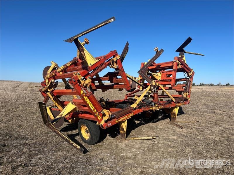 Versatile Noble 9500 36 ft Blade Plow Култиватори