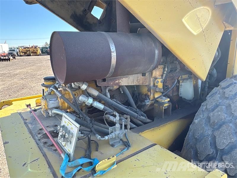 Vibromax W1105D Smooth Drum Compactor Ühe trumliga rullid