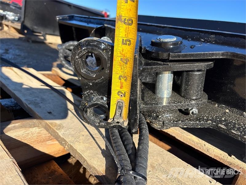 Vicsec VCT1000 40 in Hydraulic Tilting Excavator Bucket ( Bakken