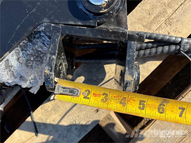 Vicsec VCT1000 40 in Hydraulic Tilting Excavator Bucket ( Bakken