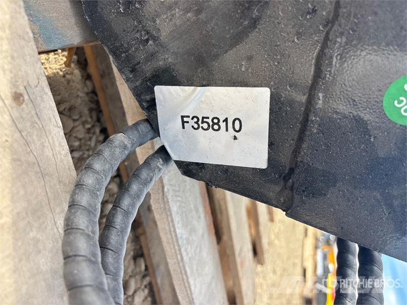 Vicsec VCT600 24 in Tilting Excavator Bucket (Unused) دلاء