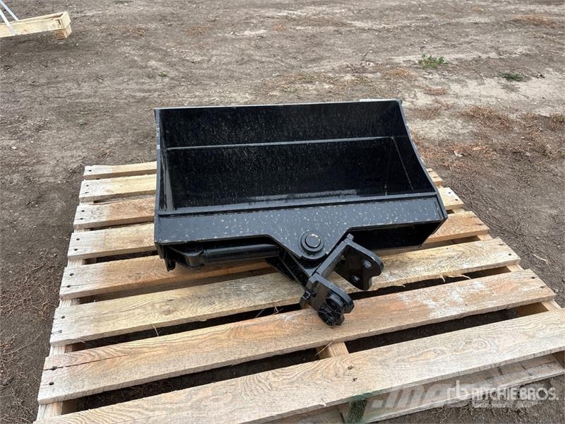 Vicsec VCT600 24 in Tilting Excavator Bucket (Unused) Cucharones