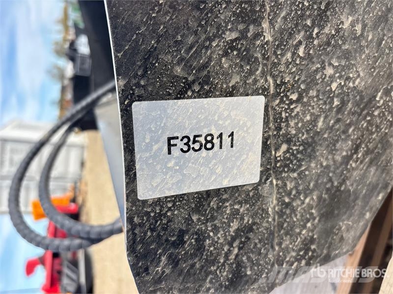 Vicsec VCT600 24 in Tilting Excavator Bucket (Unused) دلاء