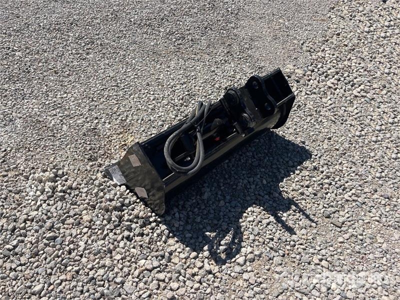 Vicsec VCT800 32 in Hydraulic Tilting Excavator Bucket (U Kauhat
