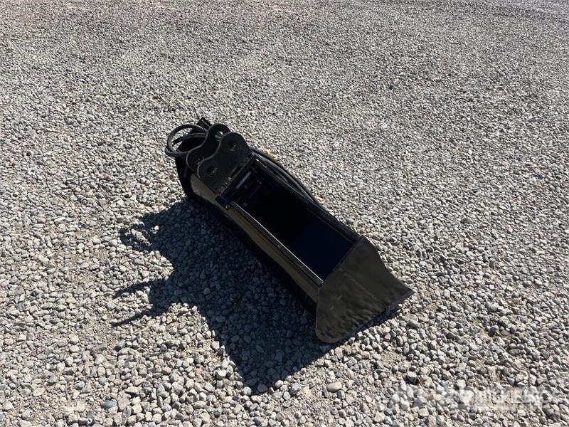 Vicsec VCT800 32 in Hydraulic Tilting Excavator Bucket (U Kauhat