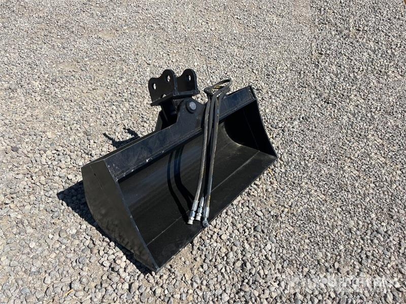 Vicsec VCT800 32 in Tilting Excavator Bucket (Unused) Kauhat