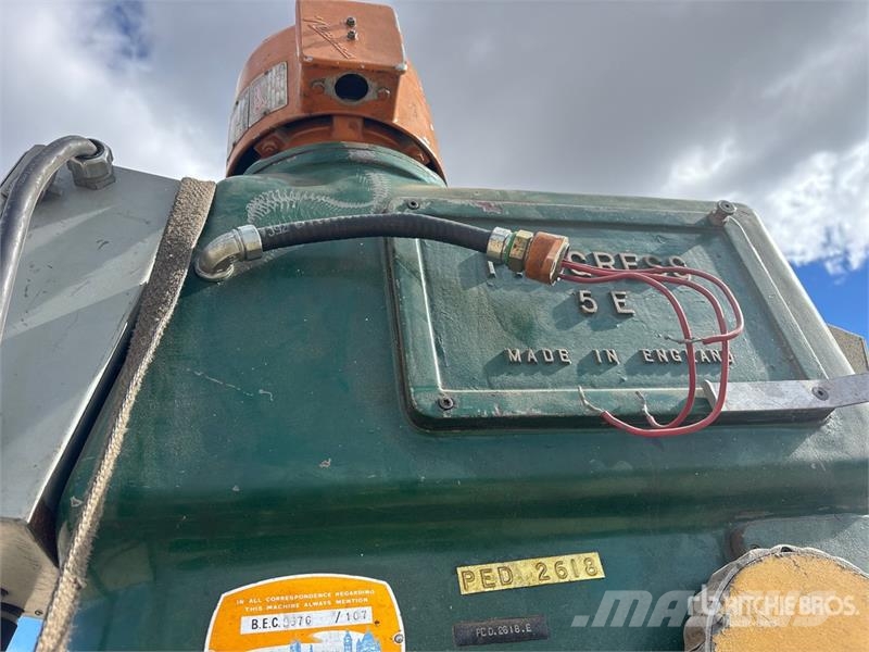  Victoria Progress 5E Industrial Drill Press معدات البناء - غير ذلك