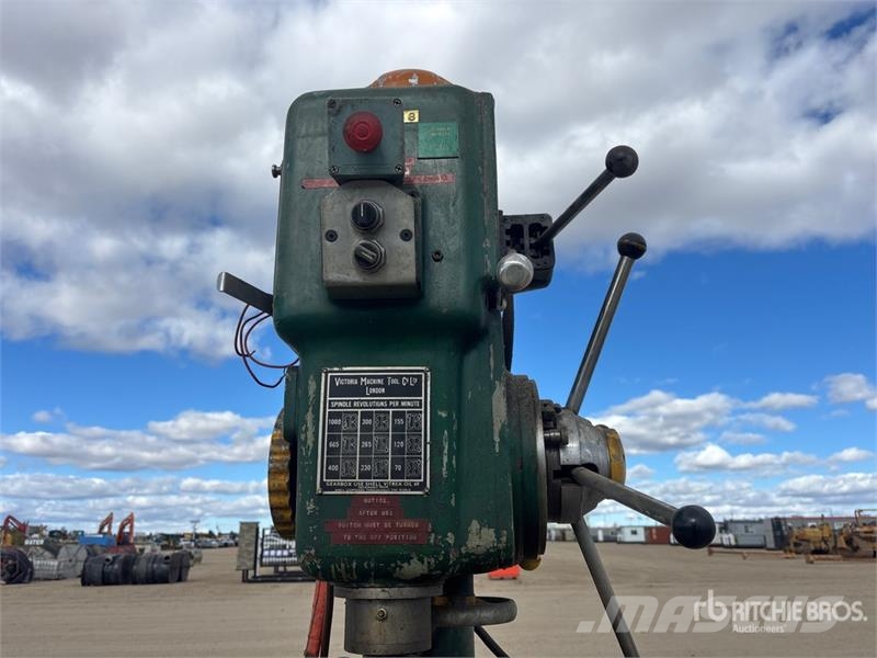  Victoria Progress 5E Industrial Drill Press معدات البناء - غير ذلك