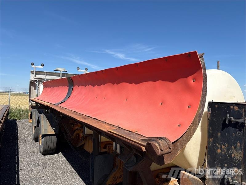 Viking-Cives T/A Snow Plow Trailer Outros Reboques