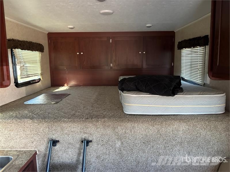  Vintage Trailers 38 ft Tri/A Gooseneck Enclosed Tr Prikolice zabojniki