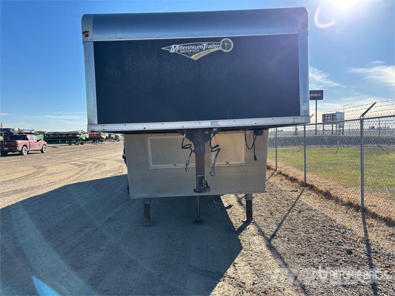  Vintage Trailers 38 ft Tri/A Gooseneck Enclosed Tr Prikolice zabojniki